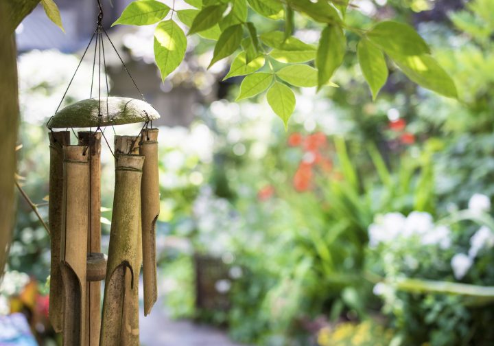 Comment Fabriquer Un Carillon À Vent ? | Pratique.fr destiné Fabriquer Moulin À Vent De Jardin En Pierre
