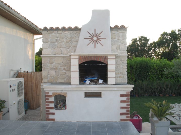 Cuisine: Barbecue Fixe Barbecue Bã©Ton Barbecue En Pierre dedans Avaloir De Cheminée Castorama