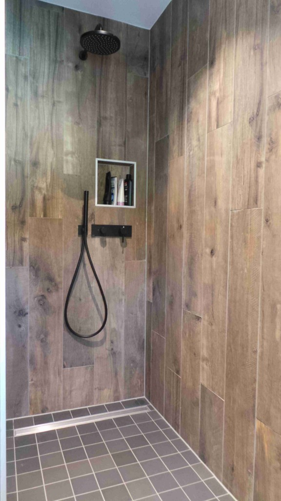 Douche À L'Italienne serapportantà Hauteur Mitigeur Douche A L'Italienne Douche À L'Italienne serapportantà Hauteur Mitigeur Douche A L'Italienne