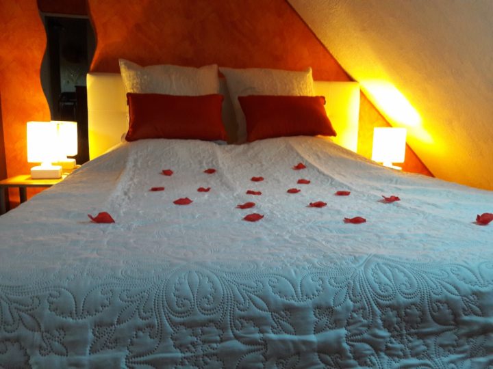 Duplex Romantique Avec Spa Privatif, Ile De France intérieur Duplex Avec Jacuzzi Privatif Duplex Romantique Avec Spa Privatif, Ile De France intérieur Duplex Avec Jacuzzi Privatif