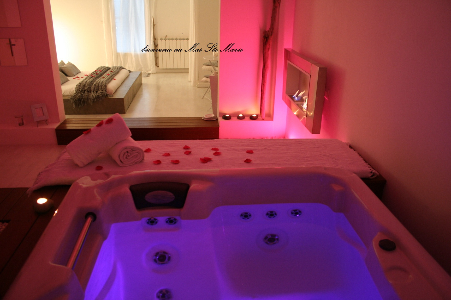 Jacuzzi Privatif Ile De France intérieur Nuit Jacuzzi Privatif Ile De France