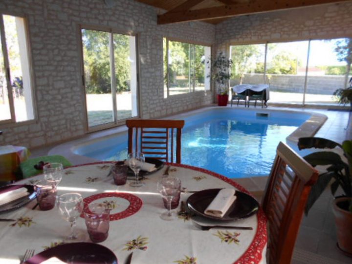 La Maison Des Valérianes : Chambre D'Hote La Jarrie avec La Maison D'Hote Libertine La Maison Des Valérianes : Chambre D'Hote La Jarrie avec La Maison D'Hote Libertine