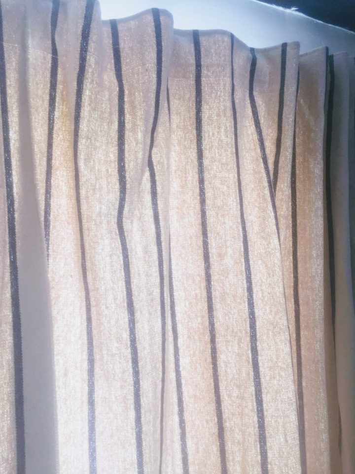 Les Fenêtres Aussi S'Habillent – Pomme, Pinceau, Ciseau tout Ruflette Passe-Tringle