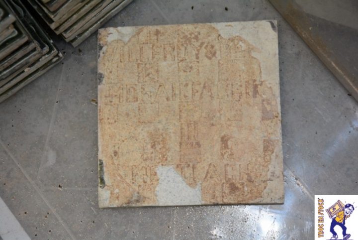 Lot D'Anciens Carrelages Villeroy&Boch Fleuri Et Vert dedans Occasion Ancien Carrelage Villeroy Et Boch