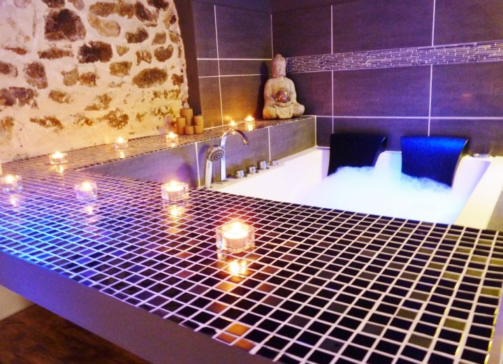 Nuit Dans Une Bulle Avec Jacuzzi Privatif Rhone Alpes à Chambre Jacuzzi Privatif Rhone Alpes