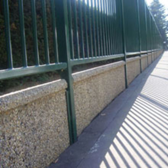 Plaques En Béton Pour Soubassement De Clôtures Métalliques avec Plaque Béton Clôture Castorama