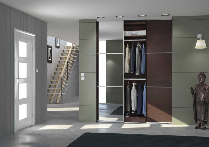 Rangements Dans L'Entrée – Domozoom tout Comment Habiller Une Porte D'Entrée