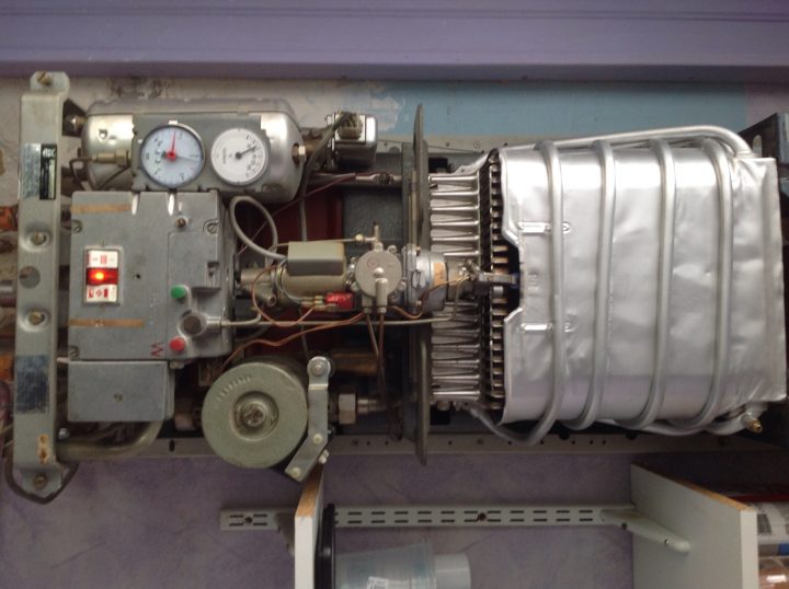 [Résolu] Chaudière Qui Monte En Pression (Page 1) – Forum avec Changer Une Vanne Thermostatique De Radiateur Sans Vidanger