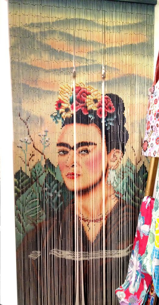 Rideau De Porte Fantaisie En Bambou Frida Khalo Kitsch serapportantà Rideau De Perles Ikea