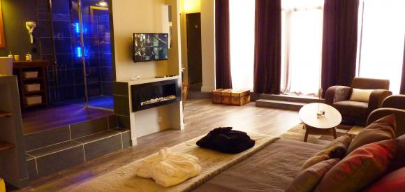 Suite Romantique Avec Jacuzzi Et Sauna Privatif, Proche De encequiconcerne Suite Avec Jacuzzi Privatif Lyon