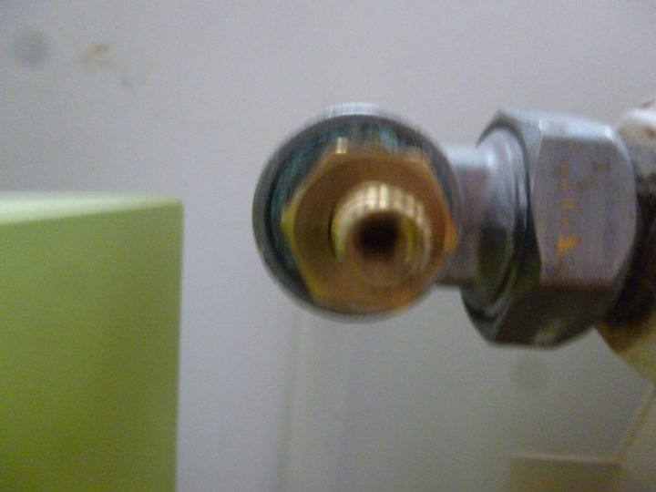 Tête Thermostatique Cassée? (Radiateur Gaz) [Résolu destiné Changer Une Vanne Thermostatique De Radiateur Sans Vidanger