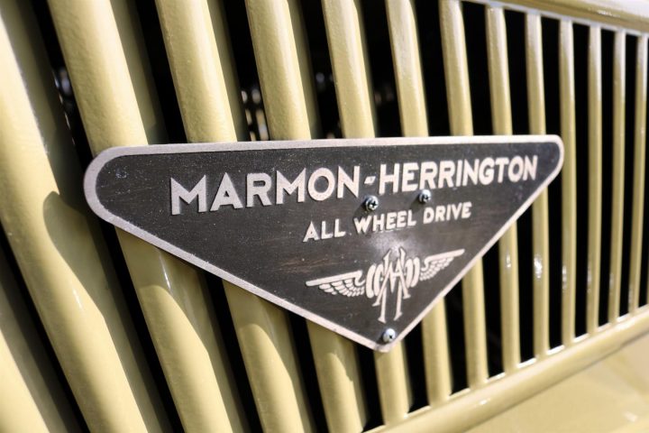 1937 Marmon Herrington “Little Big Foot” – Texas Trucks encequiconcerne Marmon Sport 4 Chemin