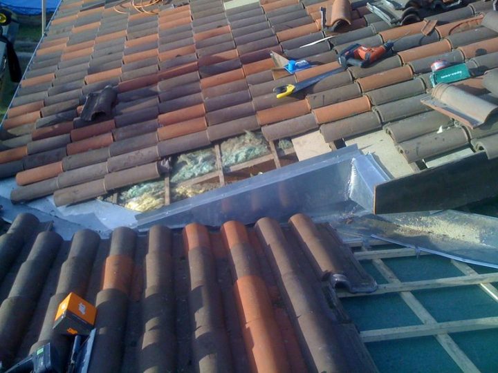 Abergement De Cheminée Zinc Avec Solin Ciment – Charpente encequiconcerne Solin De Cheminée