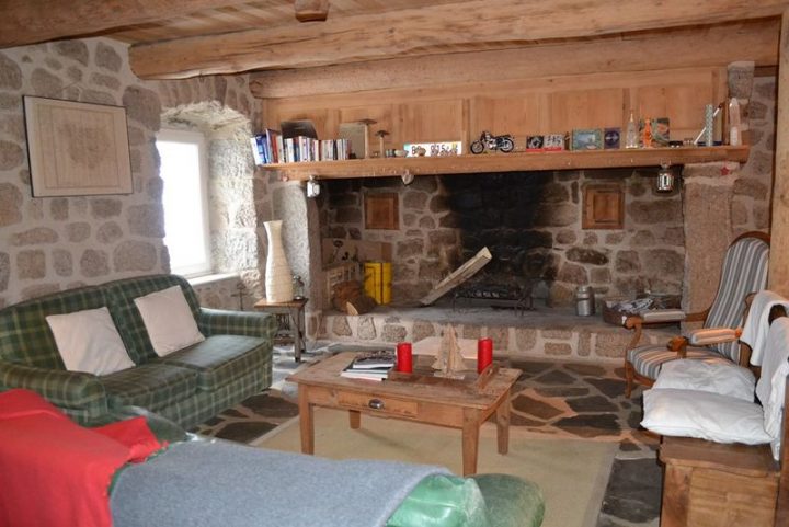 Ancienne Ferme Rénovée T7 Campagne Du Mazet St Voy 4 encequiconcerne Cheminée Rénovée