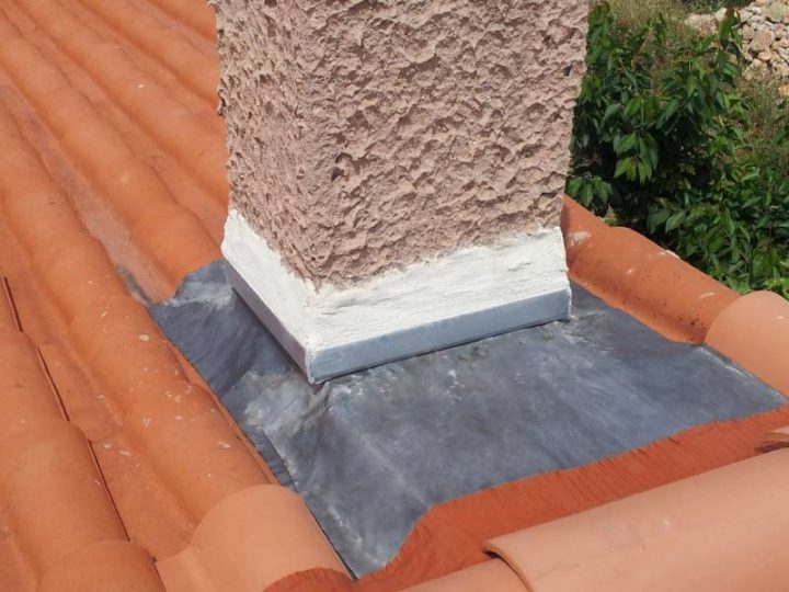 Changement D'Un Solin En Plomb Et Tour De Cheminée Sur Une serapportantà Tour De Cheminée