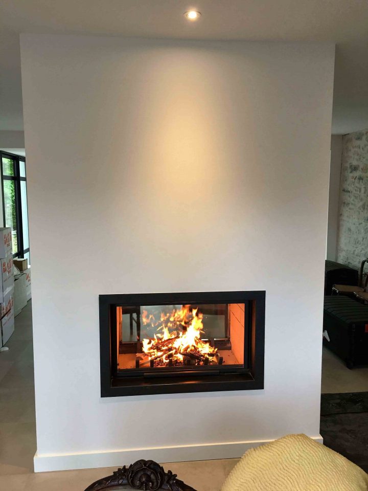 Cheminée À Bois Centrale Avec Foyer Double Face 1200 H intérieur Cheminées Pau