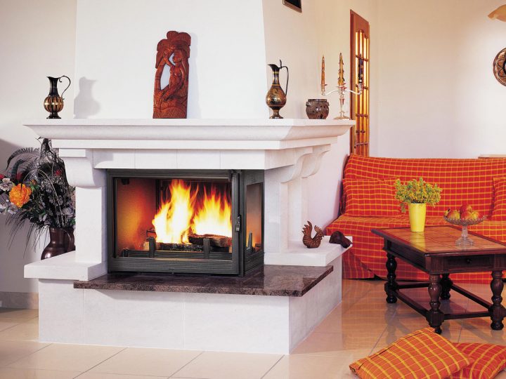 Cheminée D’angle Sortant En Pierre Blanche Beauregard pour Cheminée Seguin