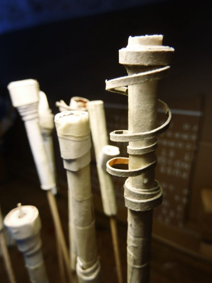 Cheminées Et Mitrons – A Casa Feliz /La Maison De Carton destiné Mitre Cheminée Terre Cuite