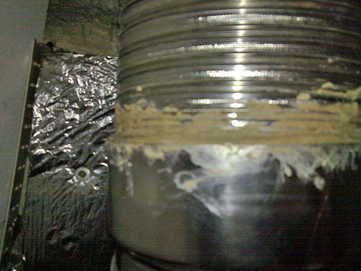 Fuite Tubage Inox D'Une Cheminée Insert Foyer Fermé encequiconcerne Gainage Cheminée