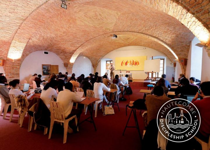Hautecombe Discipleship School | Année Pour Dieu encequiconcerne Communauté Du Chemin Neuf Dérives Sectaires