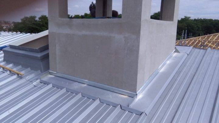 Hrc Entreprise Couverture Bac Acier Amiens Louviers Rouen pour Solin De Cheminée