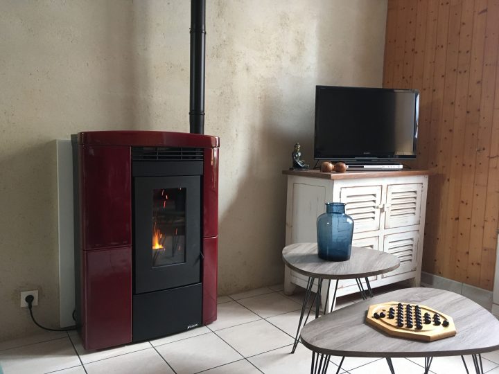 Modèle Pelissane Godin | Cheminée Godin, Cheminée, Modelisme intérieur Cheminée Quimper