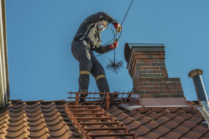 Peut-On Ramoner Sa Cheminée Soi-Même ? Méthodes Et Prix serapportantà Ramoner Une Cheminée