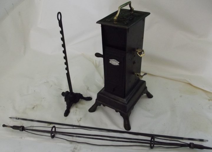 Tourne Broche Médaillon Plaque Émaillé "E.bouis" A encequiconcerne Tournebroche De Cheminée