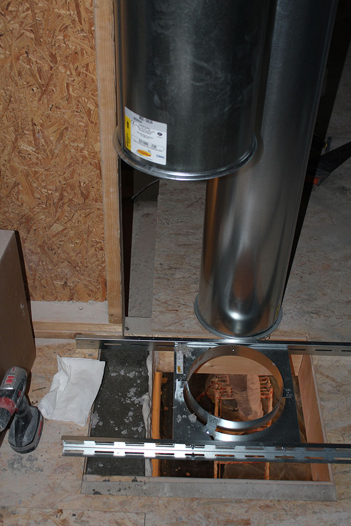 Un Conduit De Poêle Qui Tombe Dans Le Mur ! | La Triskeline destiné Conduit Cheminée Poujoulat