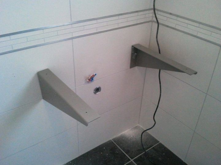 Amazing Comment Fixer Un Plan De Travail Sans Meuble #6 destiné Poser Plan De Travail Sans Meuble