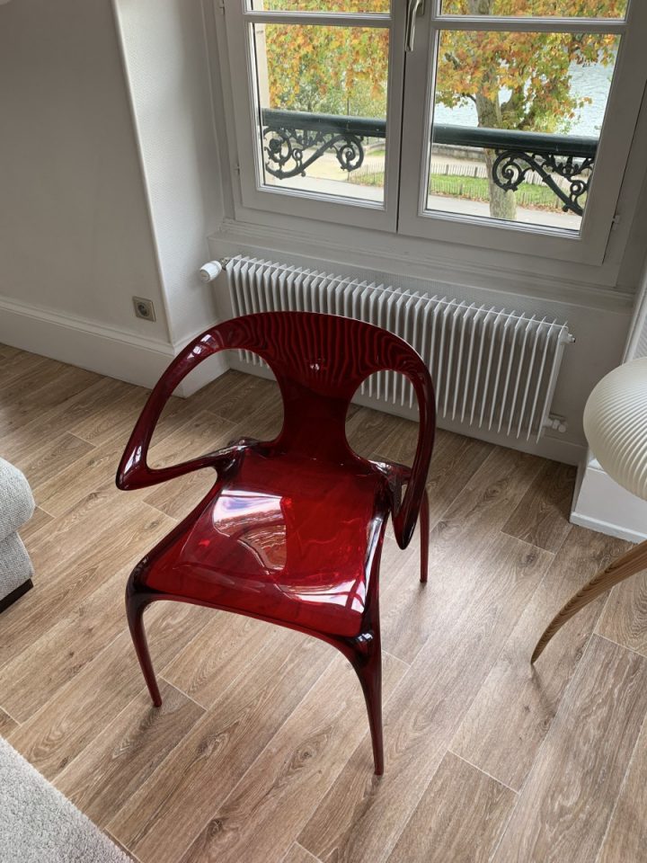 Ava Roche Bobois Song Wen Zhong encequiconcerne Chaise Ava Roche Bobois Occasion