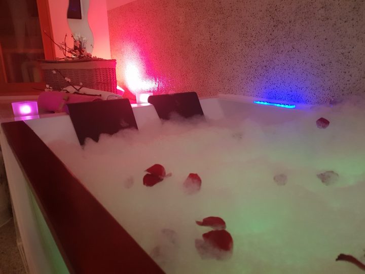 Chambre Avec Jacuzzi Spa | Belgique | Spa Privatif | Hotel avec Chambre Avec Jacuzzi Privatif Liège Chambre Avec Jacuzzi Spa | Belgique | Spa Privatif | Hotel avec Chambre Avec Jacuzzi Privatif Liège