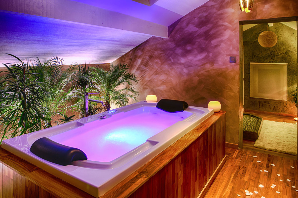 Chambre Avec Jacuzzi - Week End À Deux concernant Chambre Avec Jacuzzi Privatif Liège Chambre Avec Jacuzzi - Week End À Deux concernant Chambre Avec Jacuzzi Privatif Liège