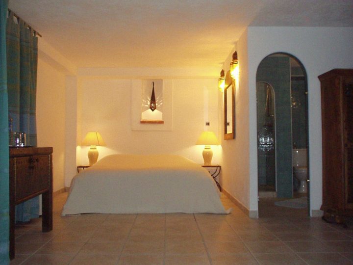 Chambres D'Hôtes Le Sérail – Naturiste, Chambres Giens destiné Le Serail Giens