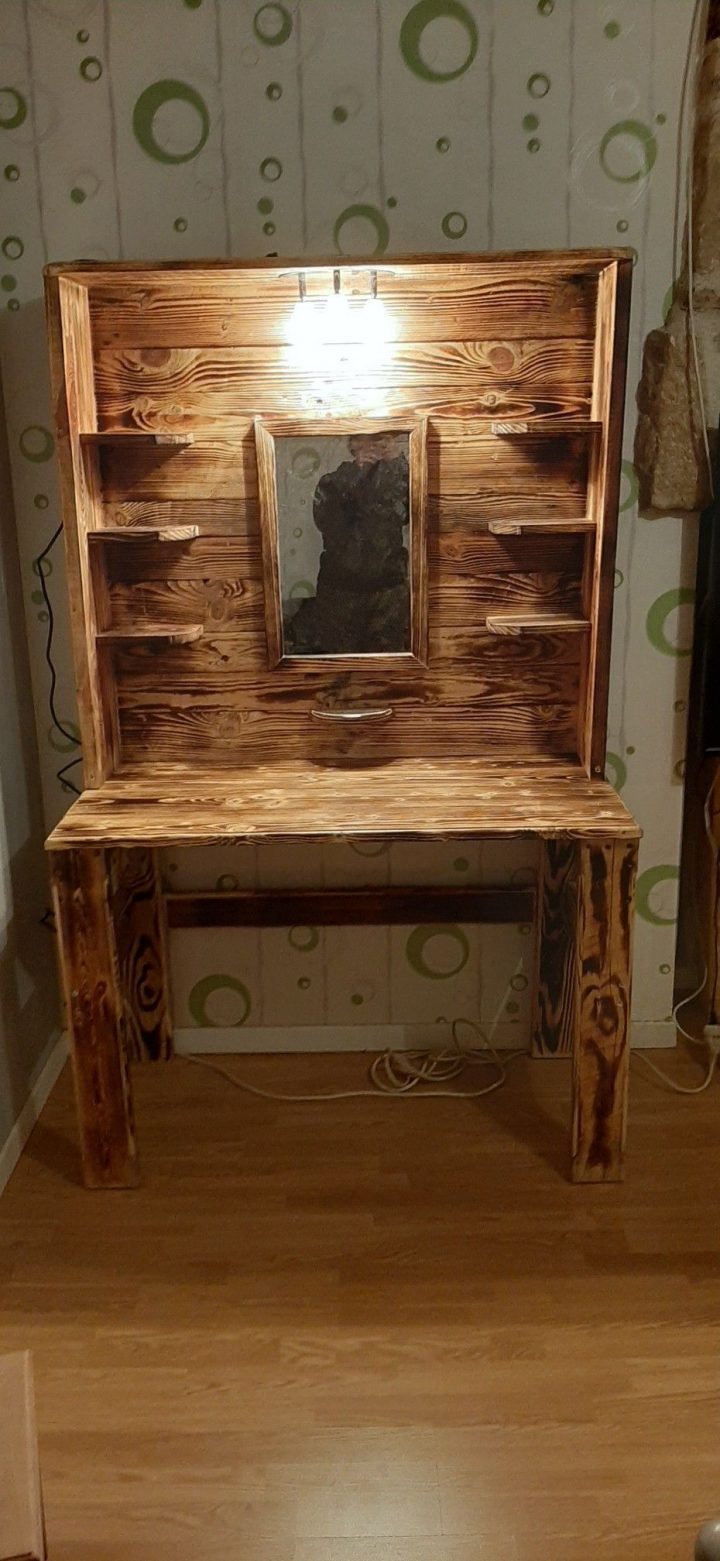 Coiffeuse Réalisée En Planche De Palette | Coiffeuse En Bois destiné Coiffeuse En Palette