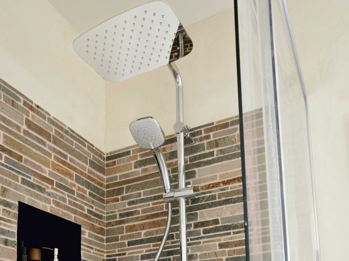 Comment Choisir Sa Colonne De Douche ? | Leroy Merlin à Minuterie Douche Leroy Merlin Comment Choisir Sa Colonne De Douche ? | Leroy Merlin à Minuterie Douche Leroy Merlin