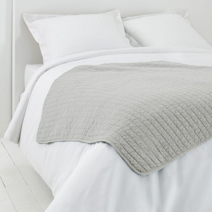 Couvre-Lit Matelassé Et Taies D'Oreiller En Coton Souris encequiconcerne Boutis Bouchara