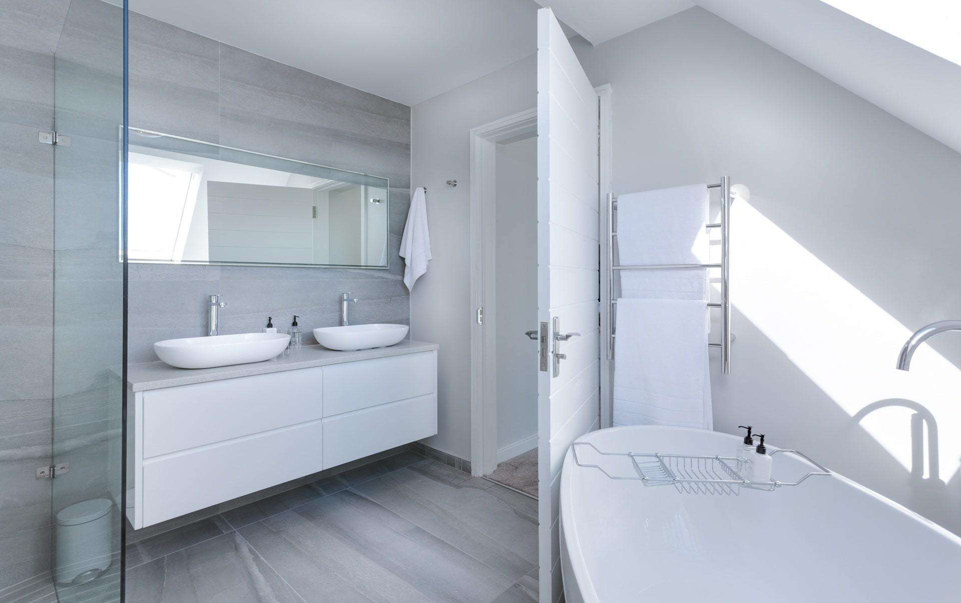 Guide Salle De Bain (2021) : Styles, Idées, Prix Et Devis serapportantà Minuterie Douche Leroy Merlin
