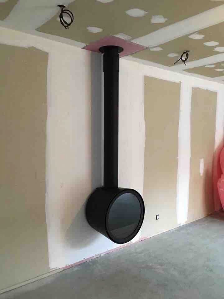 Installation Poêle À Bois Suspendu Moderne Design Sur pour Poele A Granule A Ventouse Leroy Merlin