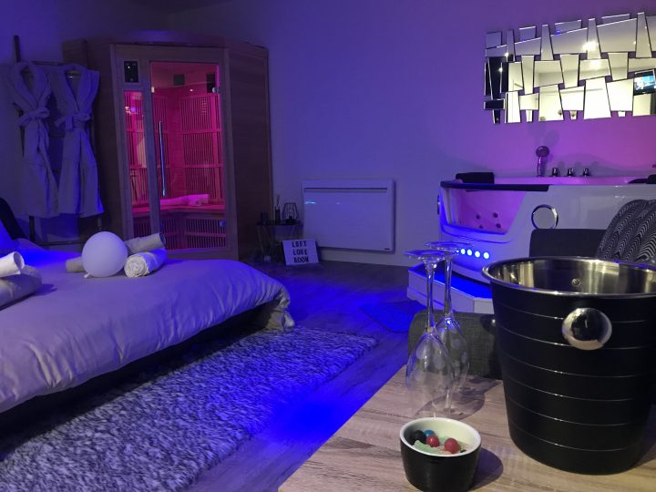 Loft Spa Romantique By Locations_Lepuyenvelay – Lofts For destiné Airbnb Lyon Jacuzzi Loft Spa Romantique By Locations_Lepuyenvelay – Lofts For destiné Airbnb Lyon Jacuzzi