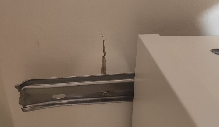 Meuble Qui A Arraché Le Placo encequiconcerne Meuble Haut Cuisine Placo