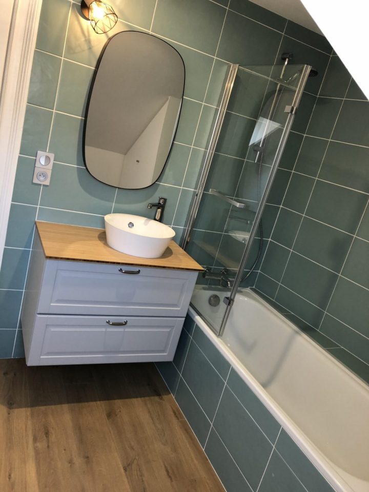 Salle De Bain Sous Toiture – Artisan – 06 09 77 20 19 à Pare Baignoire Coulissant Ikea Salle De Bain Sous Toiture – Artisan – 06 09 77 20 19 à Pare Baignoire Coulissant Ikea