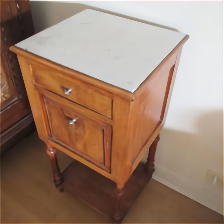Table Ancienne Tiroir D'Occasion | Plus Que 2 À -70% intérieur Table De Nuit Ancienne Le Bon Coin