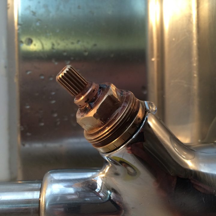 Tête De Robinet De "Plonge" – Plomberie – Linternaute concernant Démontage Tête De Robinet Sans Vis Tête De Robinet De "Plonge" – Plomberie – Linternaute concernant Démontage Tête De Robinet Sans Vis