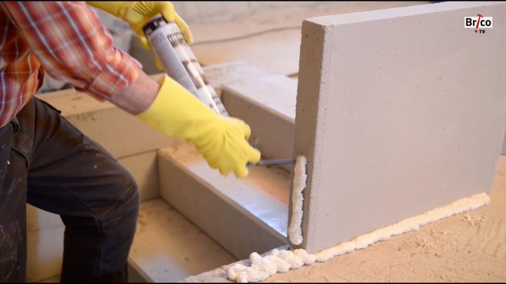 Coller Des Plaque De Plâtre Au Mur – Tuto Brico De Robert Pour Utiliser La  Mousse Polyuréthane encequiconcerne Bloc À Bancher Polystyrène Brico Dépôt