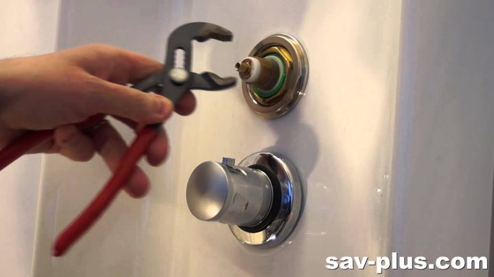 Comment Changer La Cartouche Inverseur, Hydrodouche Jedo, Robinetterie  Nobili concernant Changer Cartouche Douche