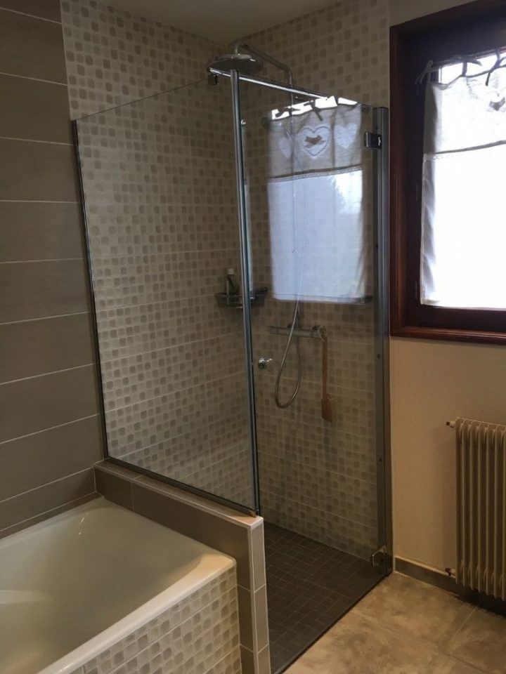 Épinglé Sur Portes Et Pares-Douches concernant Paroi De Douche Sur Muret