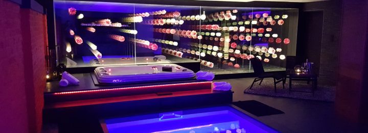 Hotel Avec Jacuzzi Pour Vos Week-End En Amoureux, Soirée encequiconcerne Le Bonzen