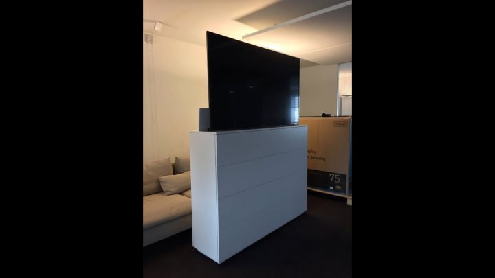 Réalisation Élégance Et Technologie – Meuble Lift – Élévateur Pour Écran De 65 Pouces pour Meuble Tv Escamotable Motorisé Ikea Réalisation Élégance Et Technologie – Meuble Lift – Élévateur Pour Écran De 65 Pouces pour Meuble Tv Escamotable Motorisé Ikea