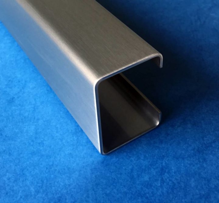 Versandmetall – Profilé En C Brossé Petit, Hauteur 16 Mm Largeur C = 28 Mm  Longueur 1000 – 2500 Mm En Acier Inoxydable De 1,5 Mm K320 destiné Profil De Chant Reno Plan, Aluminium Brossé